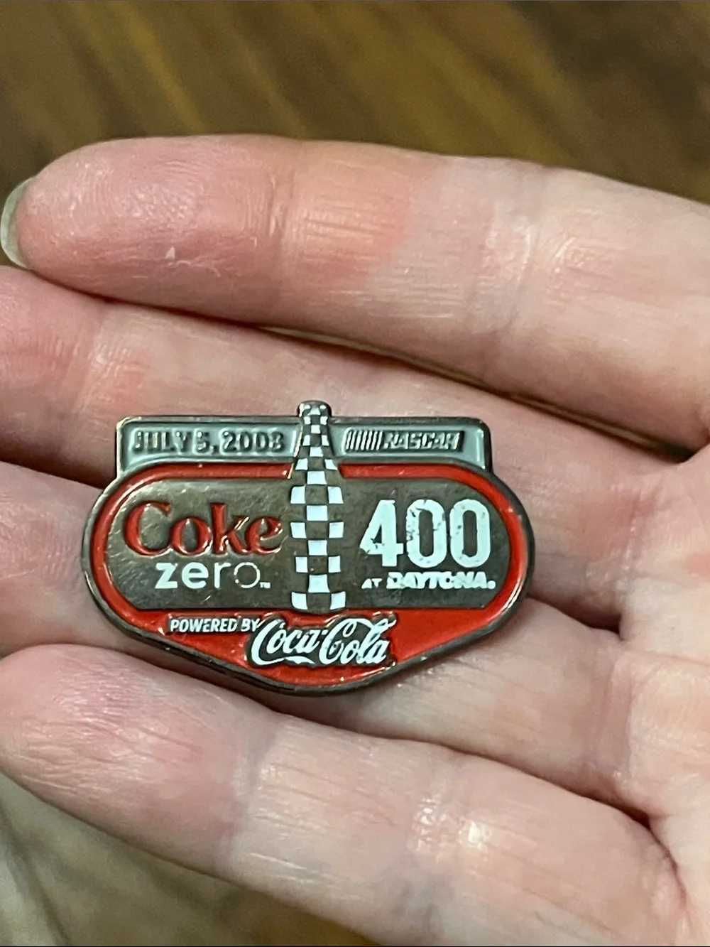 2008 Nascar Coke Zero 400 Red Black White Enamel Pin